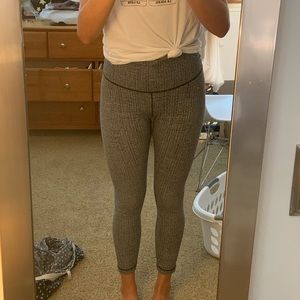 Lululemon Wunder Under Gray and White 7/8 Leggings